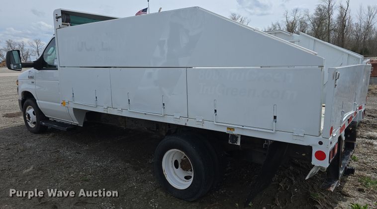 image for item DT6778 2010 Ford E450 Super Duty utility/ service van