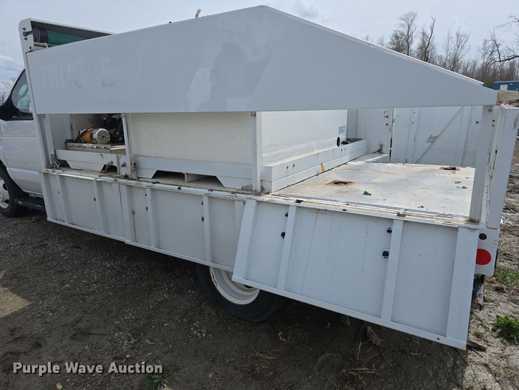 image for item DT6778 2010 Ford E450 Super Duty utility/ service van