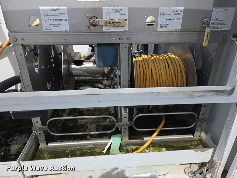 image for item DT6778 2010 Ford E450 Super Duty utility/ service van