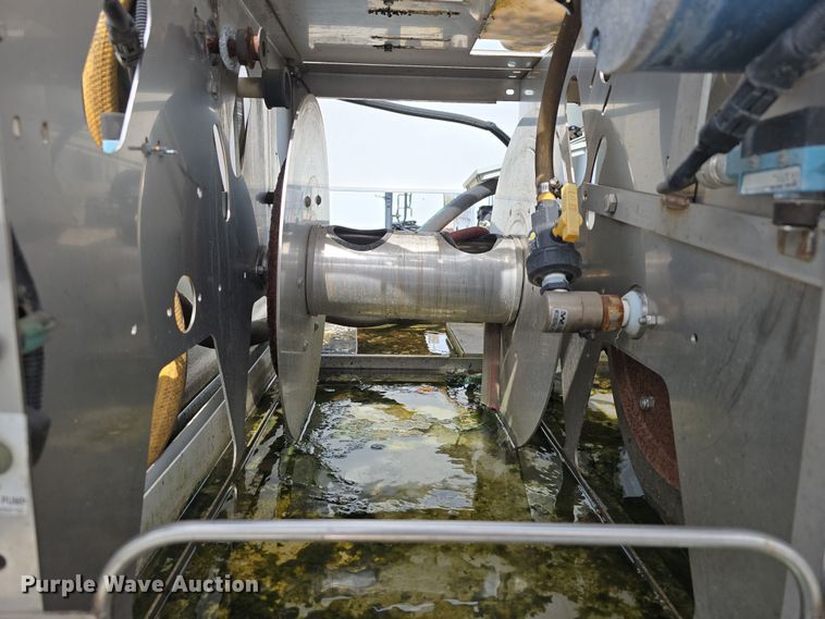 image for item DT6778 2010 Ford E450 Super Duty utility/ service van