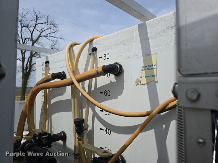 image for item DT6778 2010 Ford E450 Super Duty utility/ service van