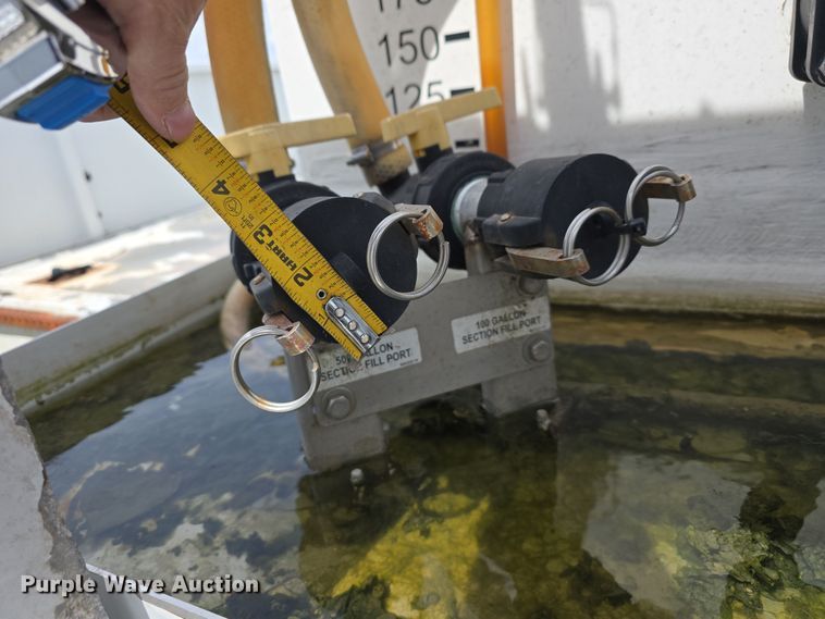 image for item DT6778 2010 Ford E450 Super Duty utility/ service van