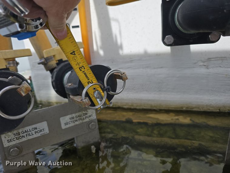 image for item DT6778 2010 Ford E450 Super Duty utility/ service van