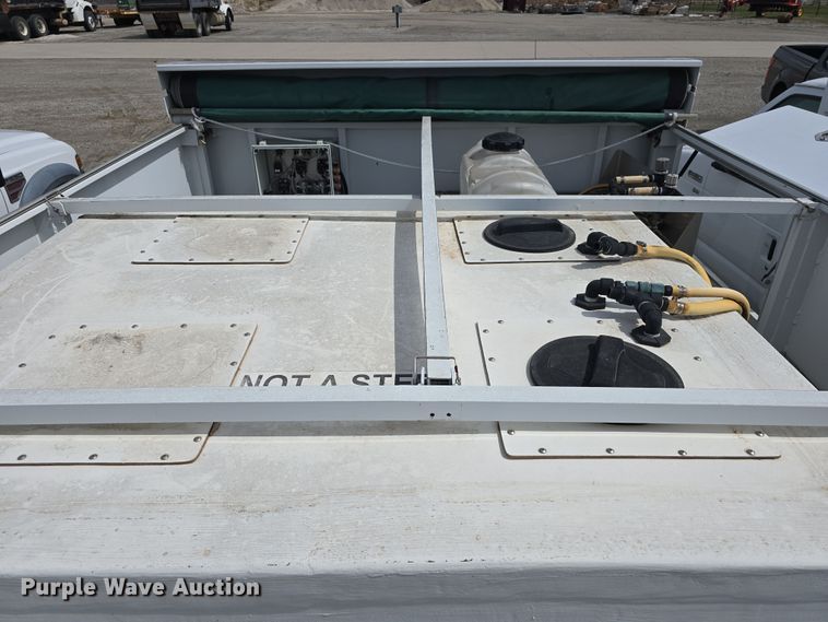 image for item DT6778 2010 Ford E450 Super Duty utility/ service van