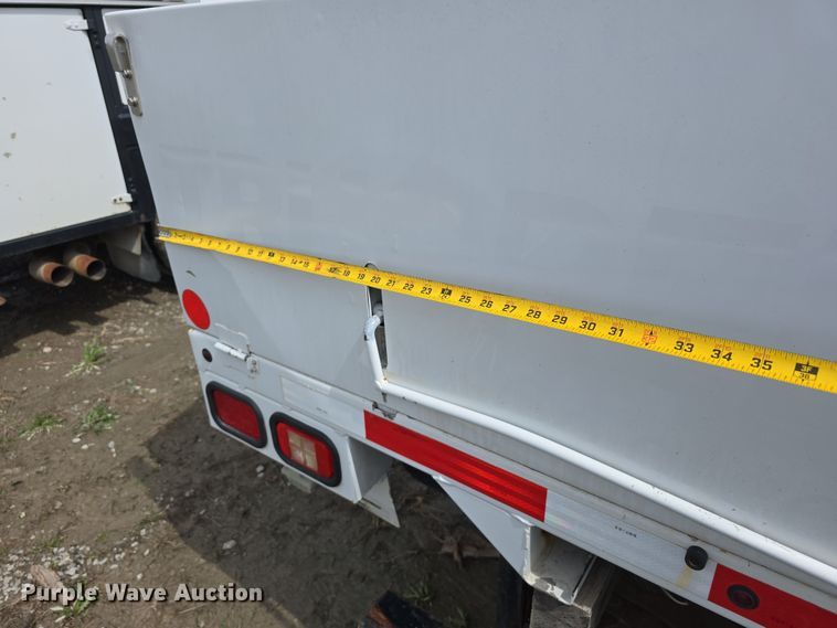 image for item DT6778 2010 Ford E450 Super Duty utility/ service van