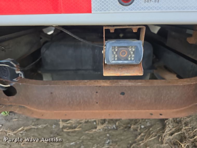 image for item DT6778 2010 Ford E450 Super Duty utility/ service van