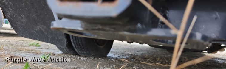 image for item DT6778 2010 Ford E450 Super Duty utility/ service van