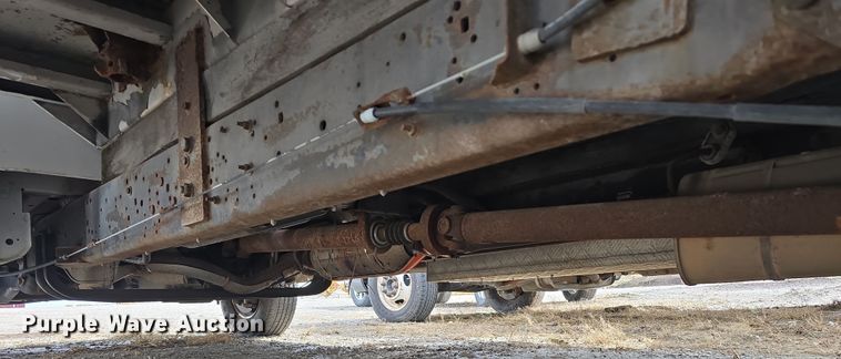 image for item DT6778 2010 Ford E450 Super Duty utility/ service van