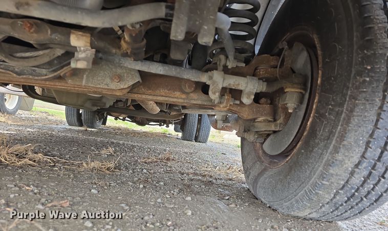 image for item DT6778 2010 Ford E450 Super Duty utility/ service van