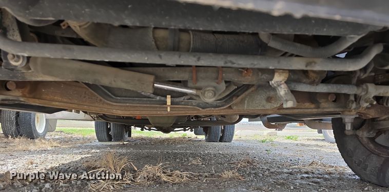 image for item DT6778 2010 Ford E450 Super Duty utility/ service van