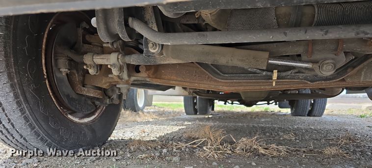 image for item DT6778 2010 Ford E450 Super Duty utility/ service van