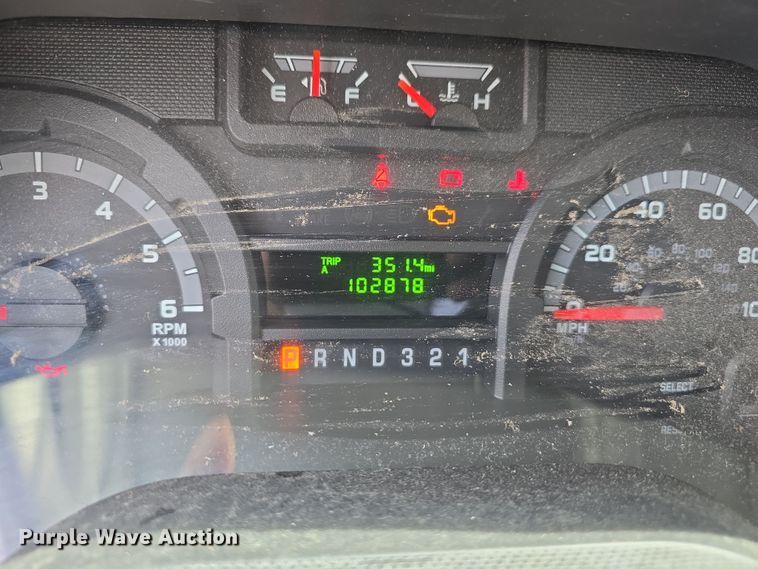 image for item DT6778 2010 Ford E450 Super Duty utility/ service van