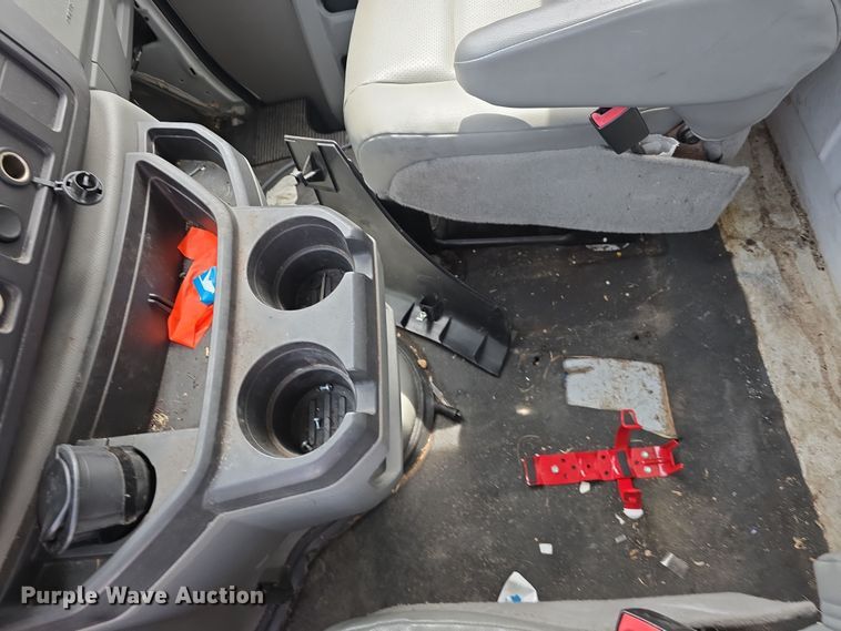 image for item DT6778 2010 Ford E450 Super Duty utility/ service van