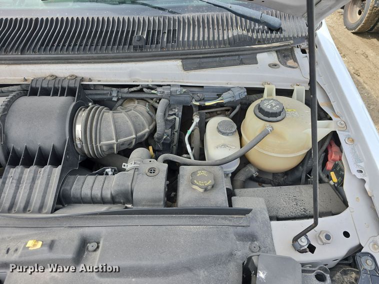 image for item DT6778 2010 Ford E450 Super Duty utility/ service van