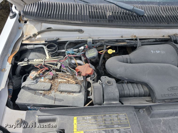 image for item DT6778 2010 Ford E450 Super Duty utility/ service van