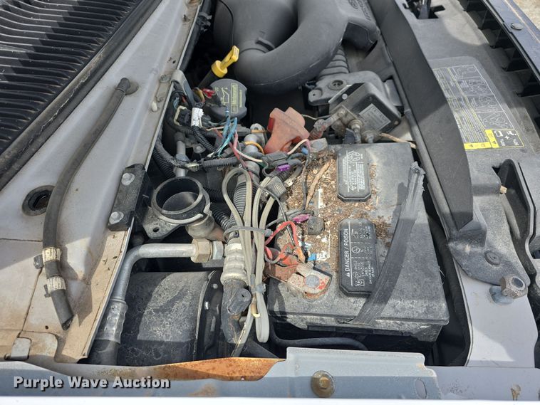 image for item DT6778 2010 Ford E450 Super Duty utility/ service van