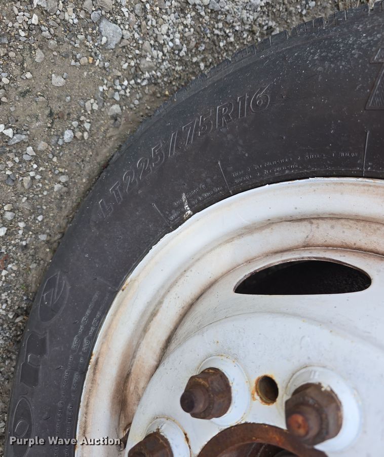 image for item DT6778 2010 Ford E450 Super Duty utility/ service van