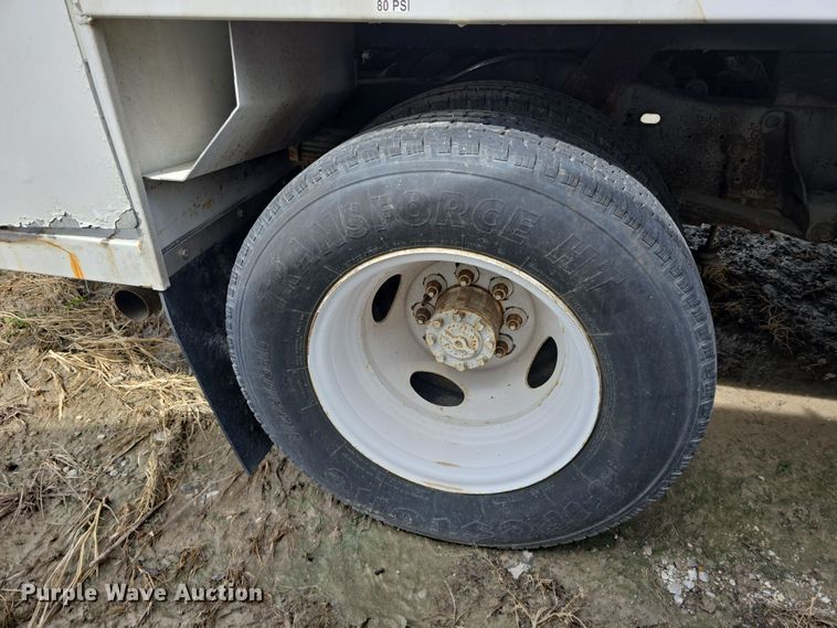 image for item DT6778 2010 Ford E450 Super Duty utility/ service van