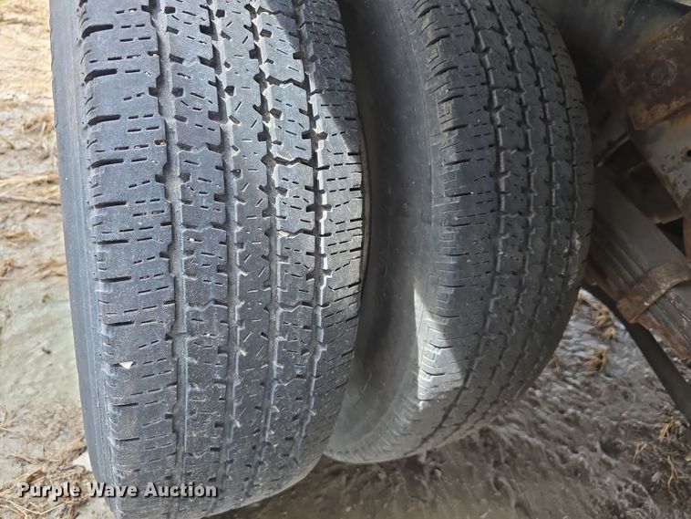 image for item DT6778 2010 Ford E450 Super Duty utility/ service van