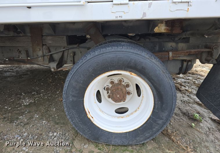 image for item DT6778 2010 Ford E450 Super Duty utility/ service van