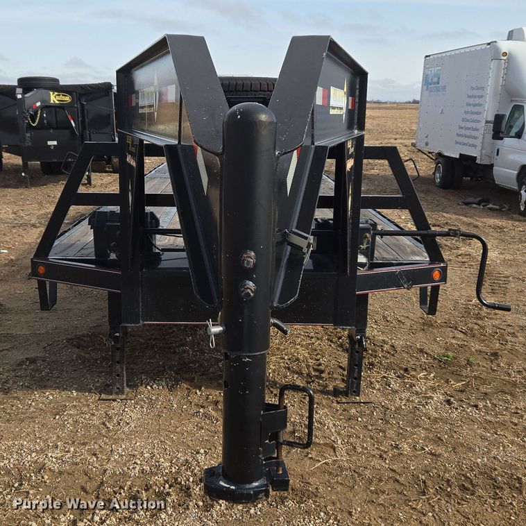 image for item DT7096 2018 Diamond T 10232DTF equipment trailer