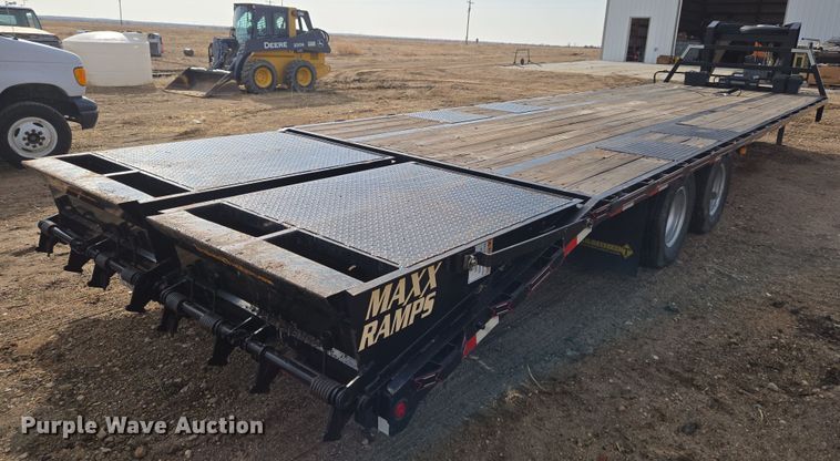 image for item DT7096 2018 Diamond T 10232DTF equipment trailer
