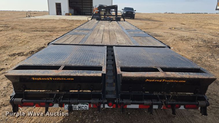 image for item DT7096 2018 Diamond T 10232DTF equipment trailer