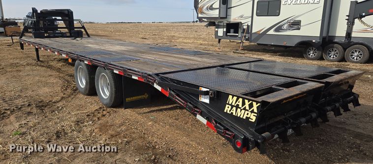 image for item DT7096 2018 Diamond T 10232DTF equipment trailer