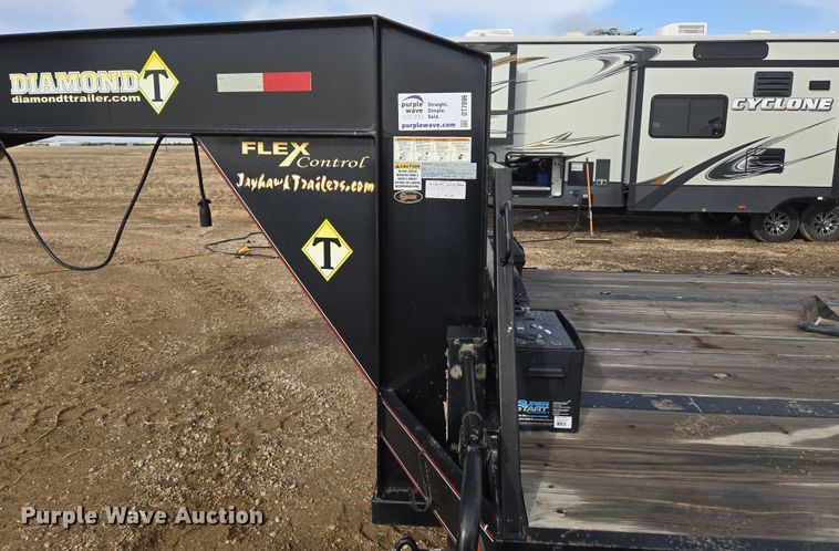 image for item DT7096 2018 Diamond T 10232DTF equipment trailer