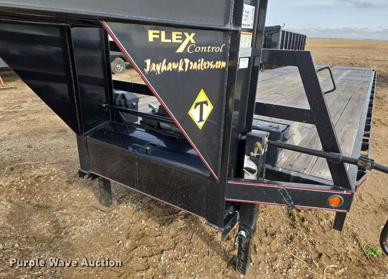 image for item DT7096 2018 Diamond T 10232DTF equipment trailer