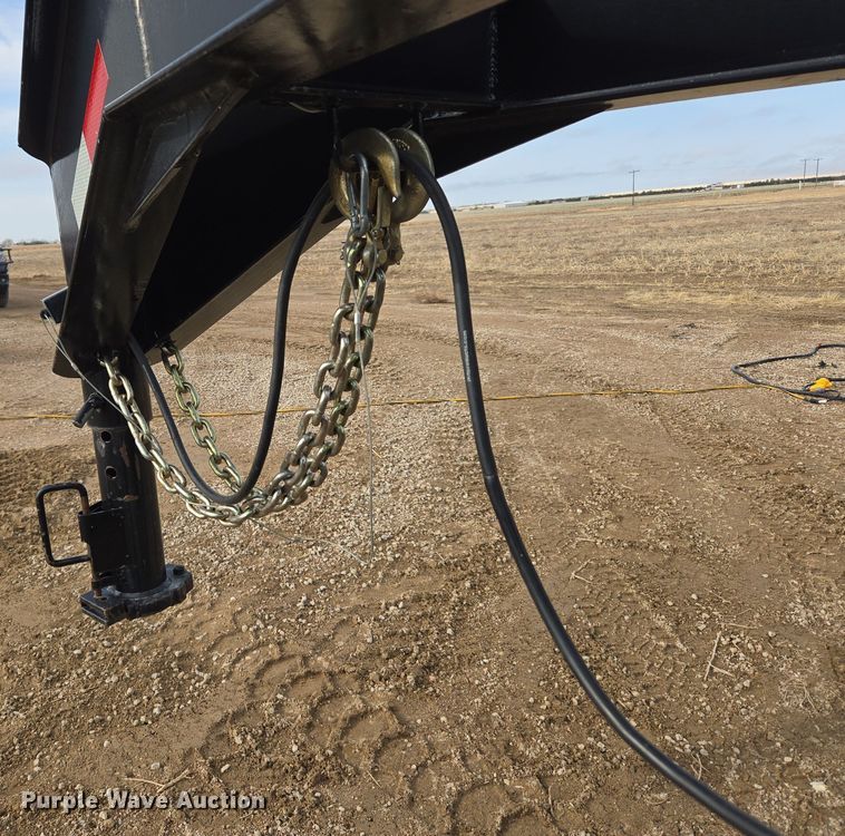 image for item DT7096 2018 Diamond T 10232DTF equipment trailer