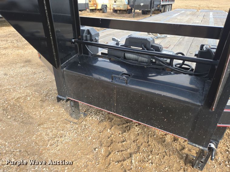 image for item DT7096 2018 Diamond T 10232DTF equipment trailer