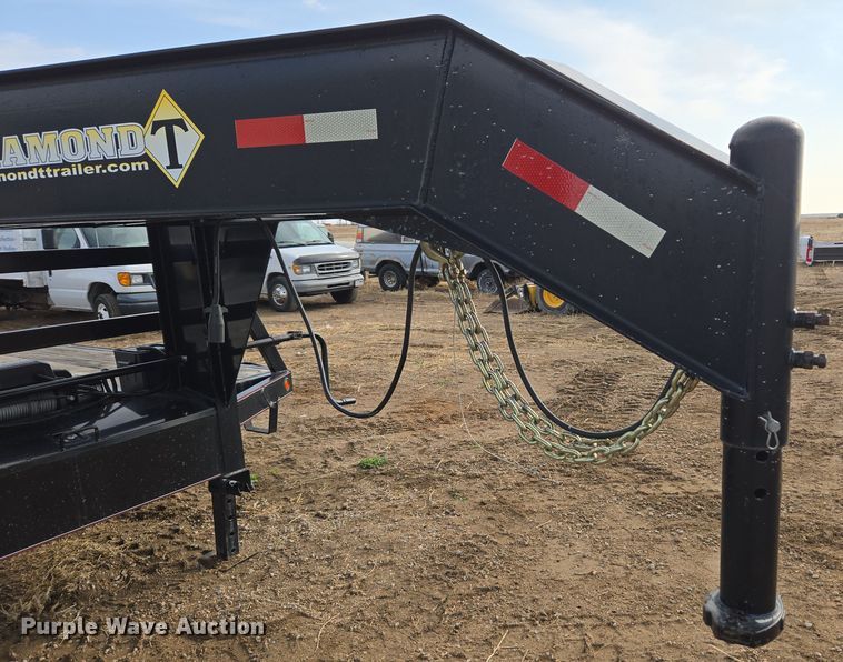image for item DT7096 2018 Diamond T 10232DTF equipment trailer