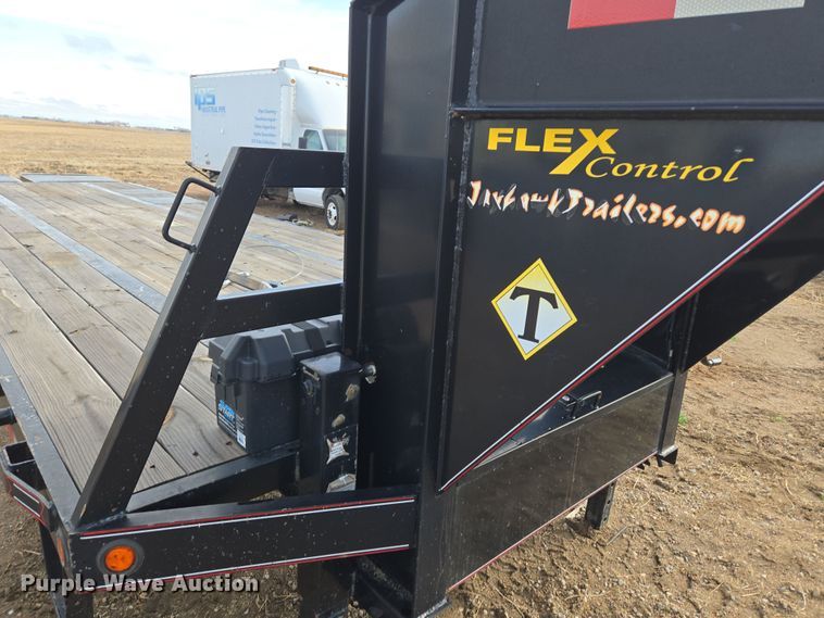 image for item DT7096 2018 Diamond T 10232DTF equipment trailer