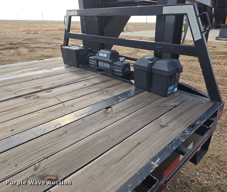 image for item DT7096 2018 Diamond T 10232DTF equipment trailer