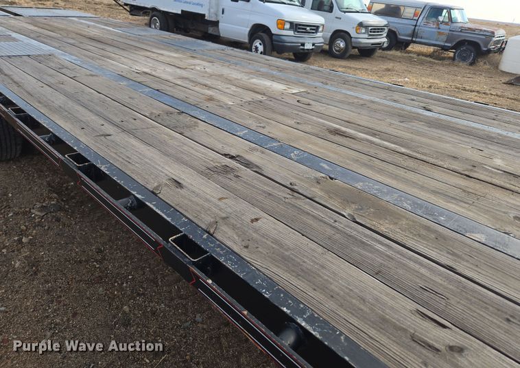 image for item DT7096 2018 Diamond T 10232DTF equipment trailer