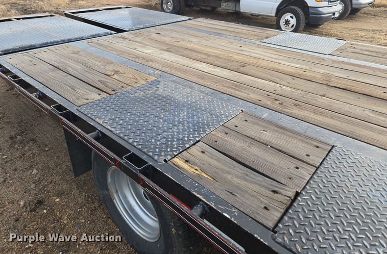 image for item DT7096 2018 Diamond T 10232DTF equipment trailer