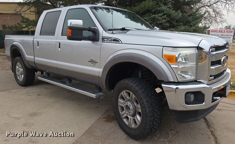 image for item DT7101 2012 Ford F350 Super Duty Crew Cab pickup truck