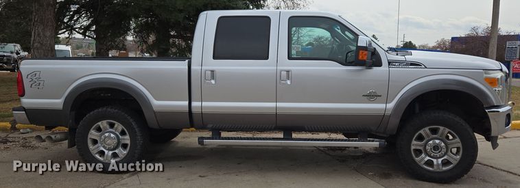 image for item DT7101 2012 Ford F350 Super Duty Crew Cab pickup truck
