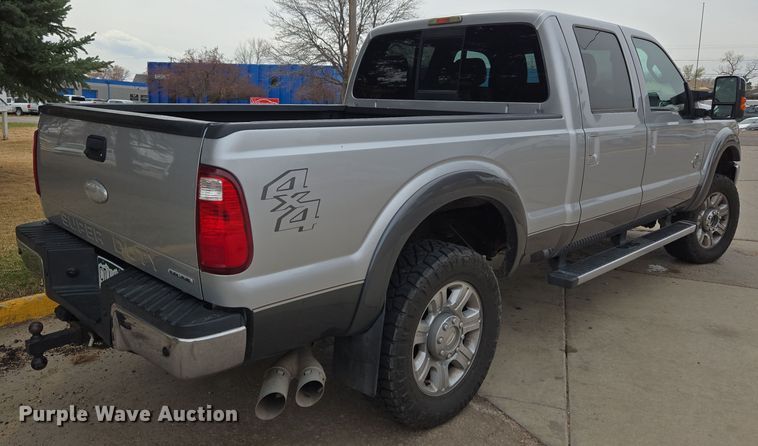image for item DT7101 2012 Ford F350 Super Duty Crew Cab pickup truck