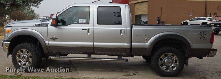 image for item DT7101 2012 Ford F350 Super Duty Crew Cab pickup truck