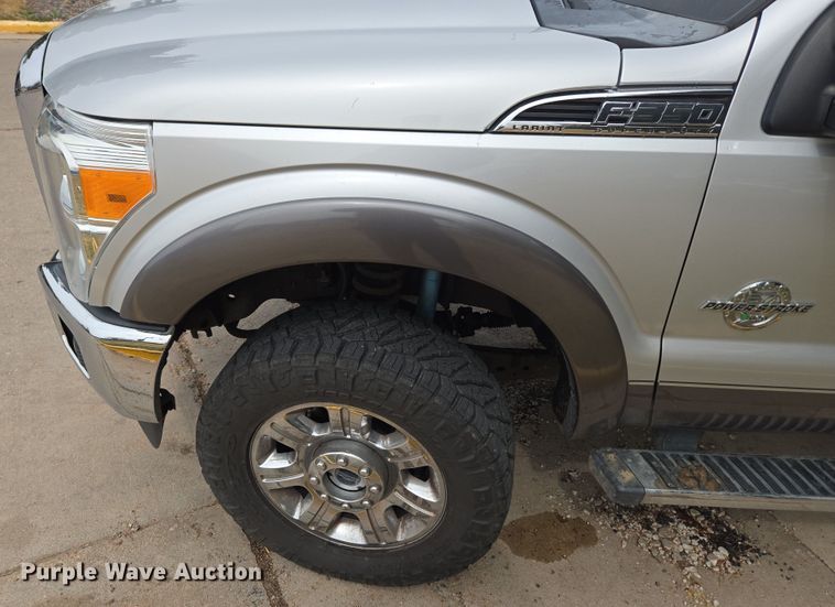 image for item DT7101 2012 Ford F350 Super Duty Crew Cab pickup truck