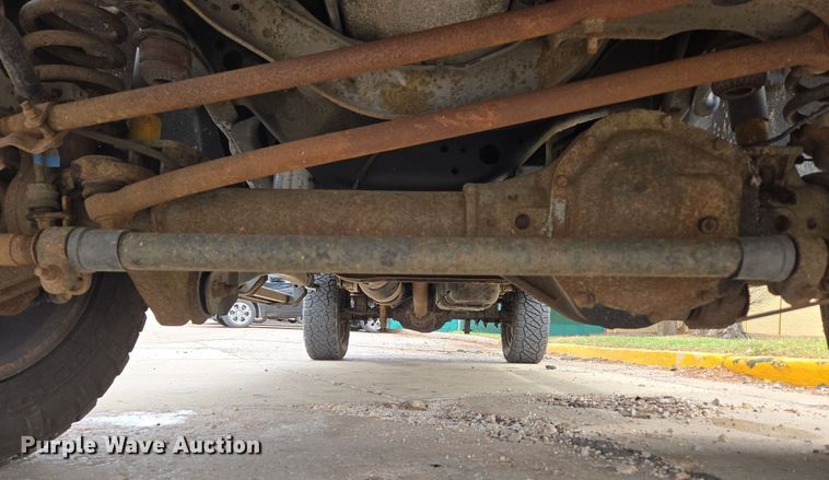 image for item DT7101 2012 Ford F350 Super Duty Crew Cab pickup truck