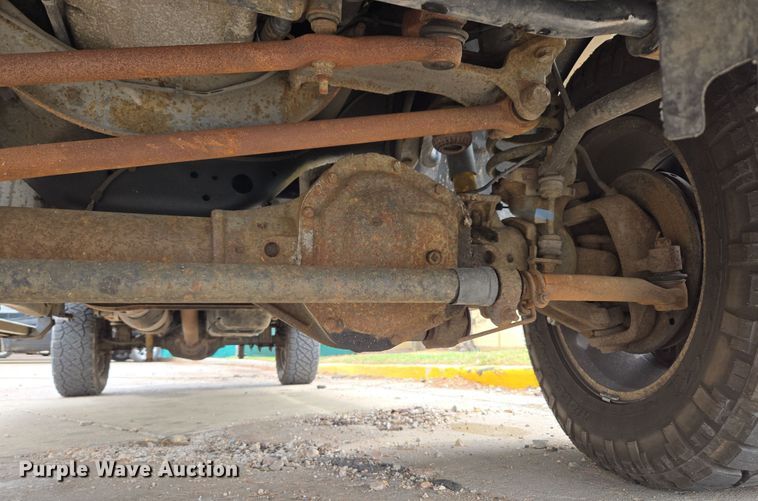 image for item DT7101 2012 Ford F350 Super Duty Crew Cab pickup truck