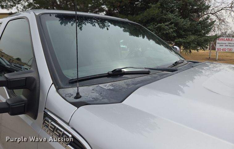 image for item DT7101 2012 Ford F350 Super Duty Crew Cab pickup truck