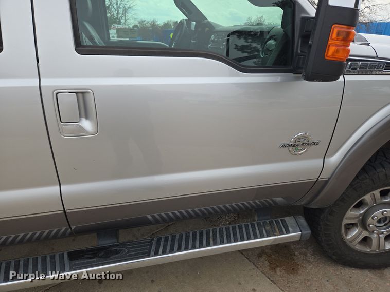 image for item DT7101 2012 Ford F350 Super Duty Crew Cab pickup truck