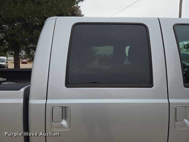 image for item DT7101 2012 Ford F350 Super Duty Crew Cab pickup truck