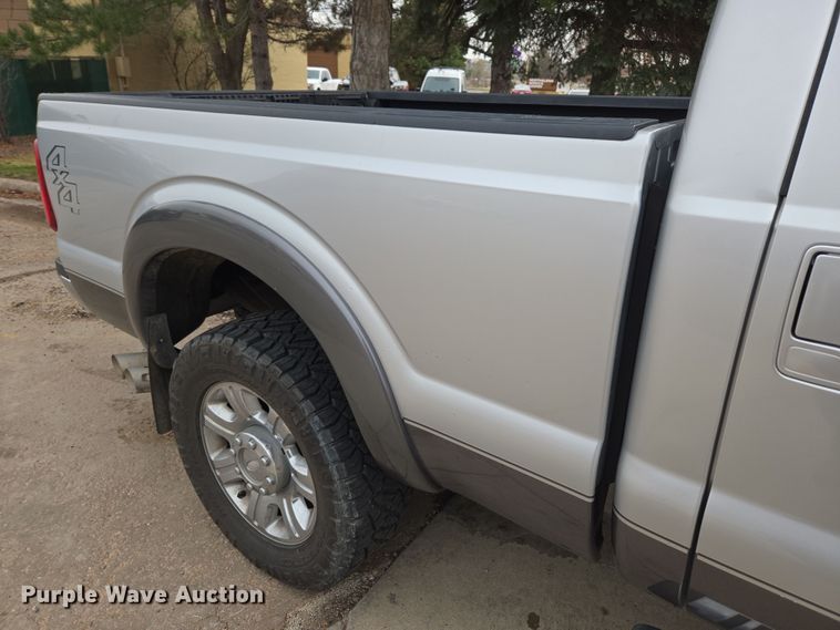 image for item DT7101 2012 Ford F350 Super Duty Crew Cab pickup truck