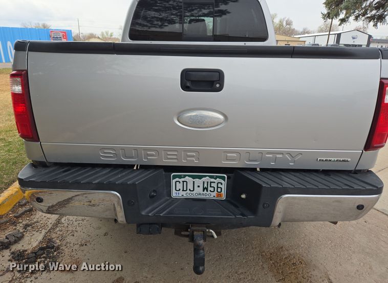 image for item DT7101 2012 Ford F350 Super Duty Crew Cab pickup truck