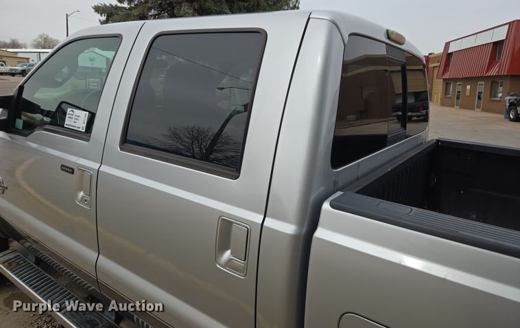 image for item DT7101 2012 Ford F350 Super Duty Crew Cab pickup truck